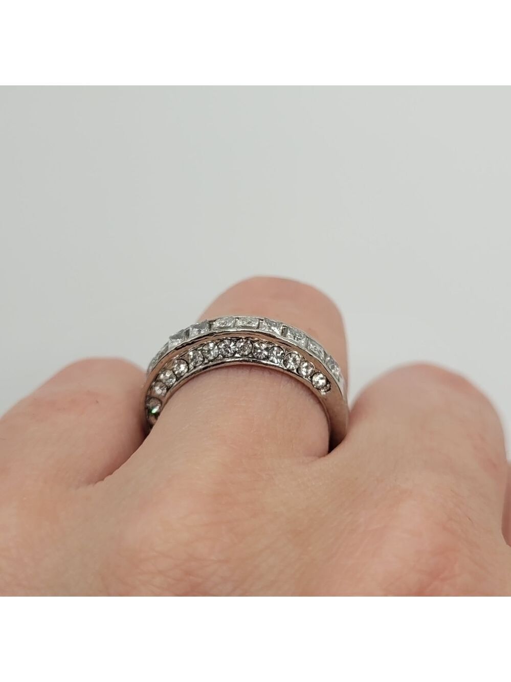Costume Jewelry Ring Size 6.5